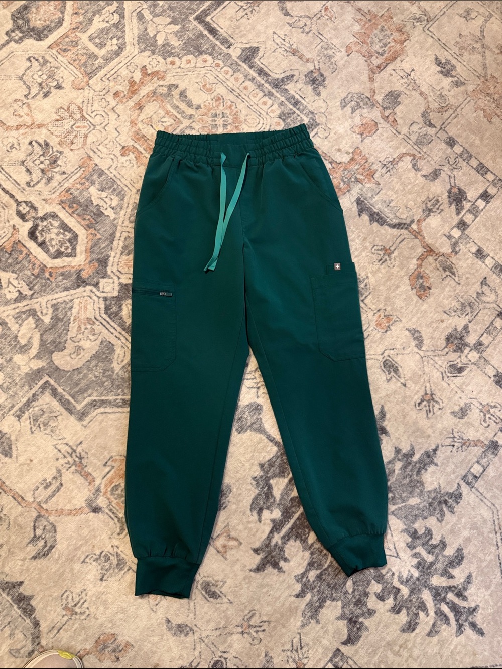 FIGS Hunter Green Jogger Scrub Pant Size Small Petite